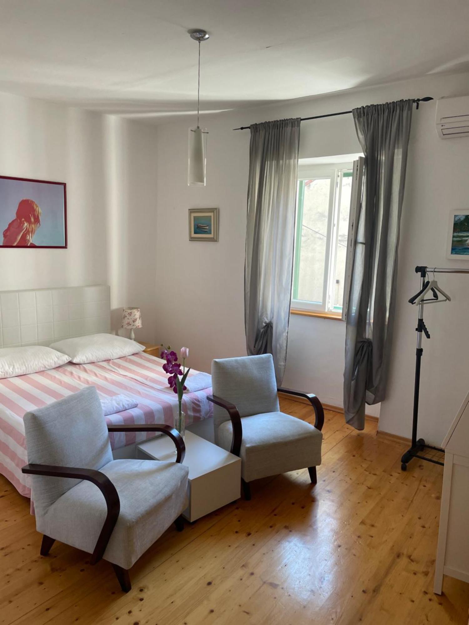 Apartments And Rooms Ille Šibenik Eksteriør billede