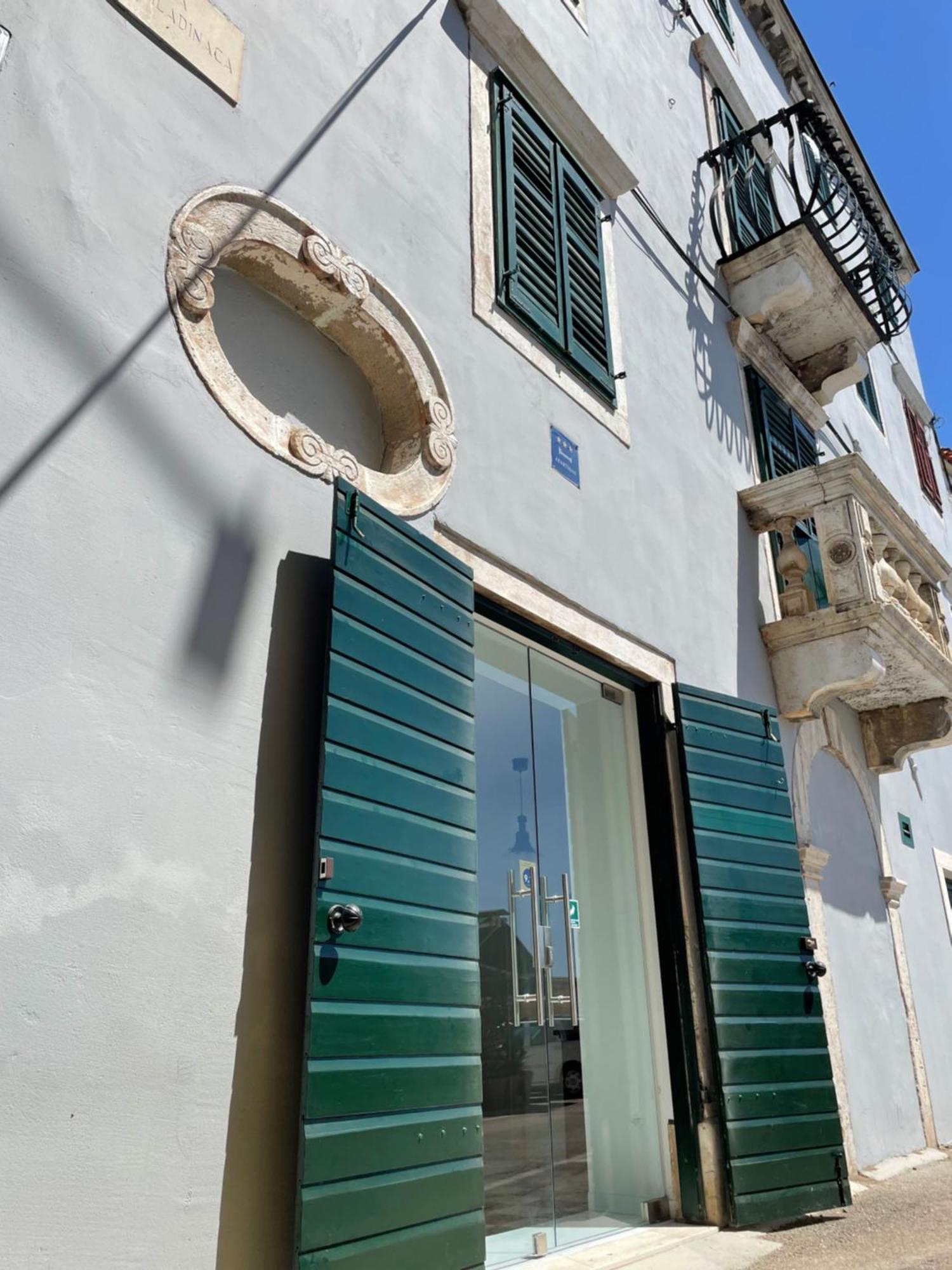 Apartments And Rooms Ille Šibenik Eksteriør billede