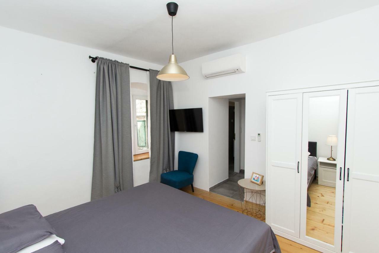Apartments And Rooms Ille Šibenik Eksteriør billede