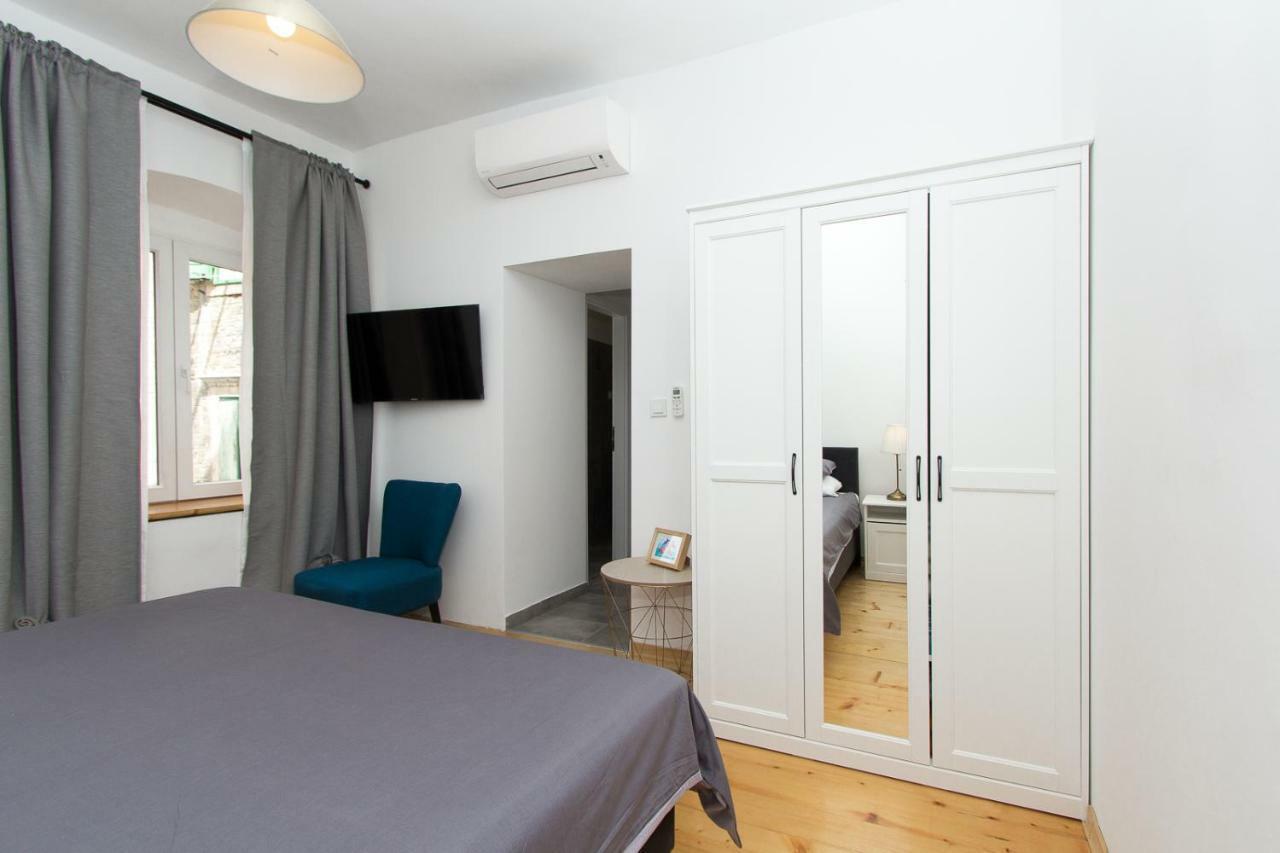 Apartments And Rooms Ille Šibenik Eksteriør billede